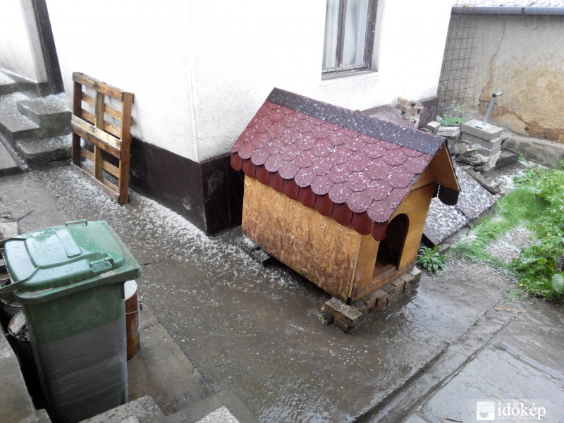Karancslapujtő