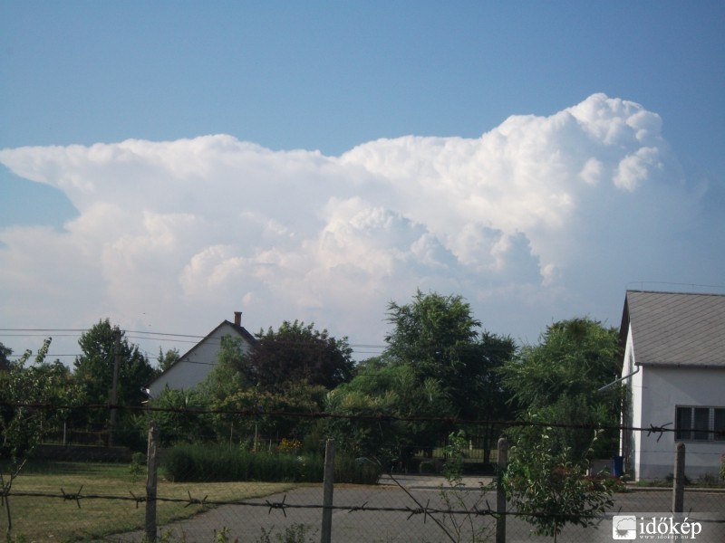 Tegnapi Zivatarcella.