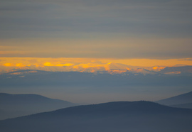 Naplemente a ködtenger felett