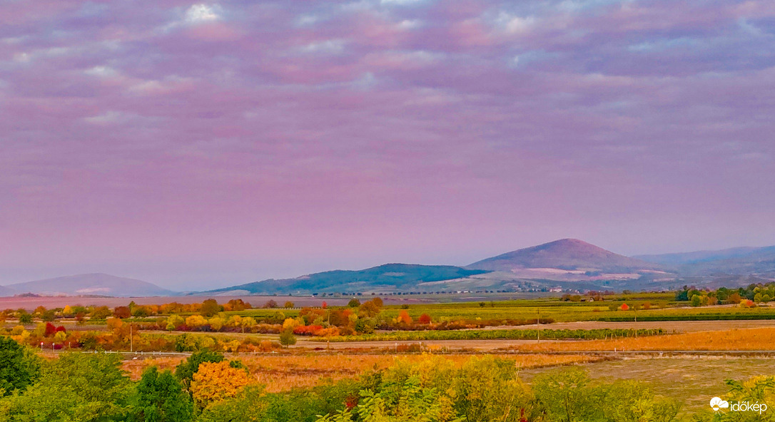 Gyönyörű napfelkelte 