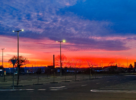 Ma reggeli káprázatos színekben pompázó napfelkelte