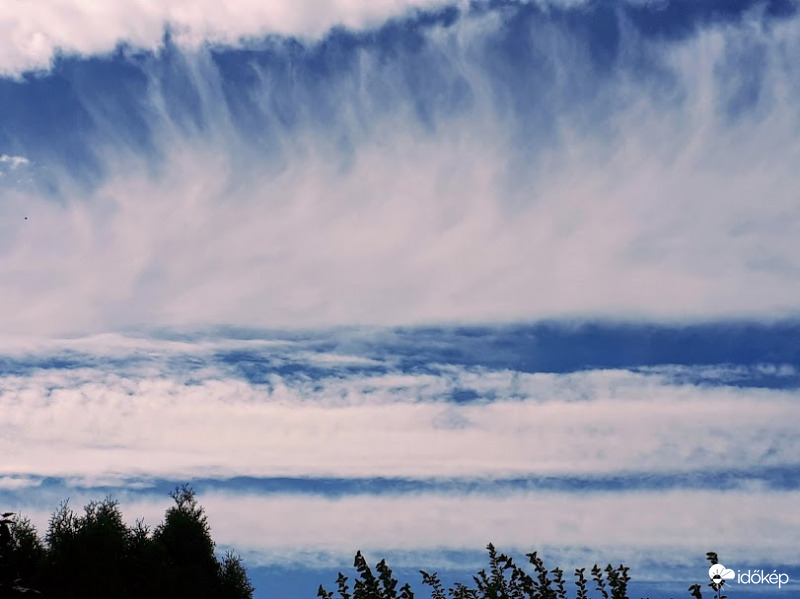 Szélkergette fátyolok Velencén