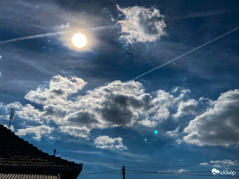 :) Mai felhővarázs