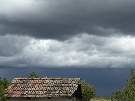 Érkezik 