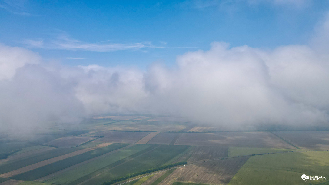 Felhők felett mindig kék az ég