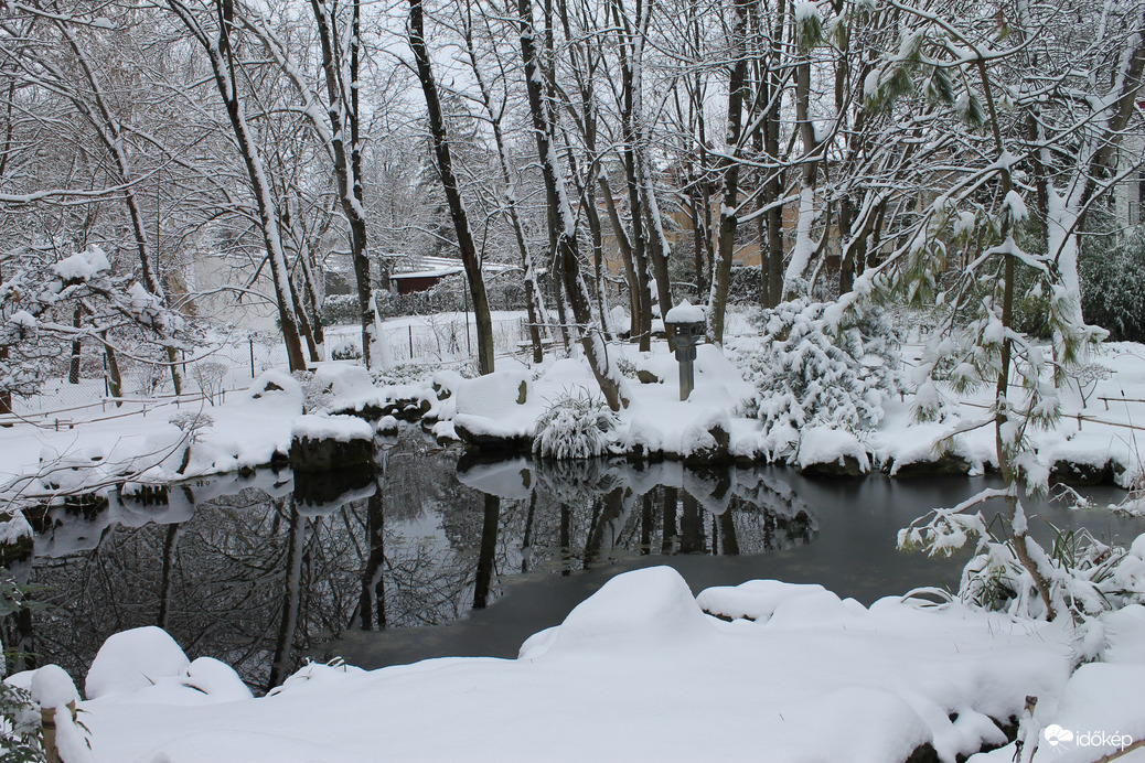 Szentendre, havas Japán kert