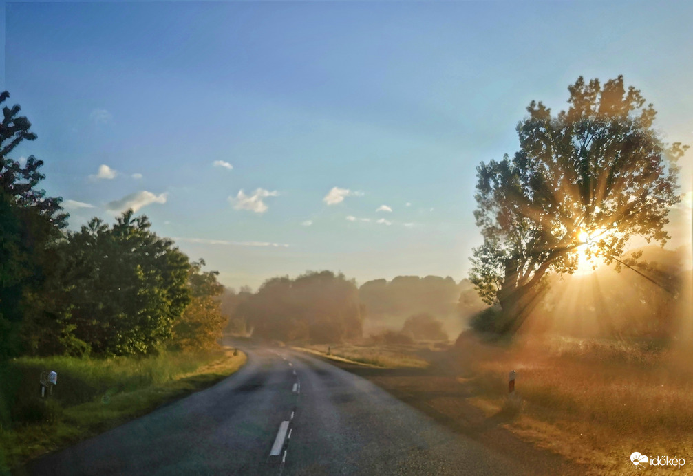 Köd és napsütés játéka 