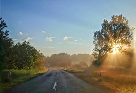 Köd és napsütés játéka 