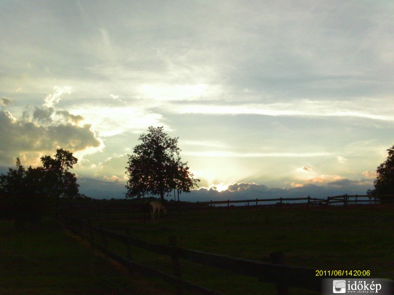 Naplemente Kerkateskándon