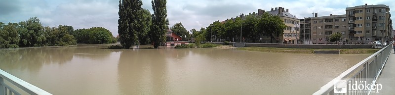 a Rába Győrben a Petőfi hídról fotózva