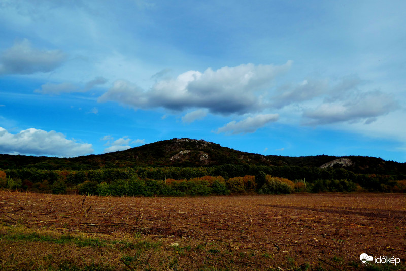Felhő koszorúval díszítve