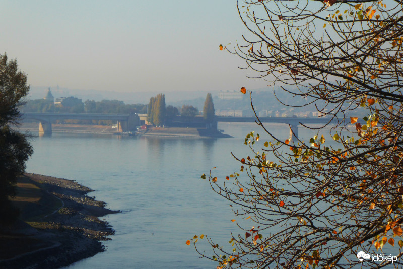 Margitsziget  a ködös távolban
