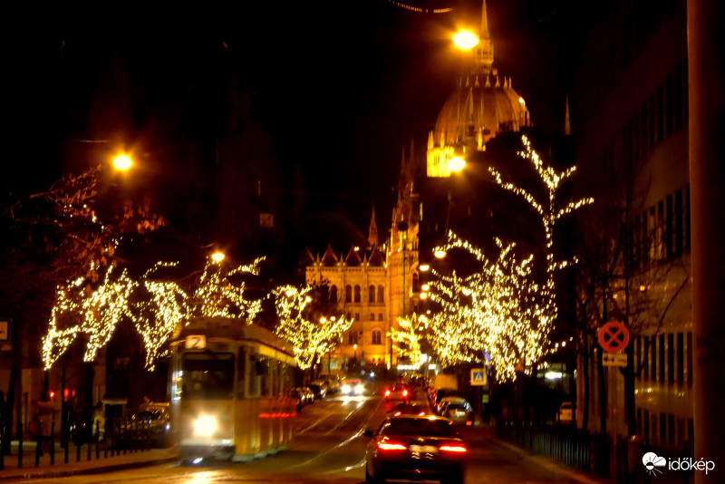 Egy varázslatos út országunk házához