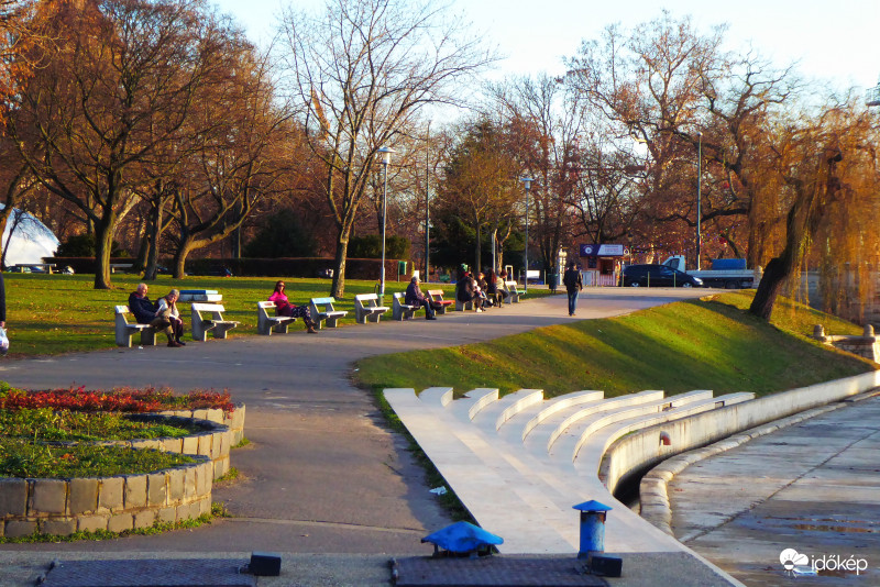 Délutáni napozók december közepén