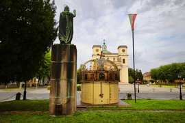 Vác