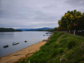 Vác