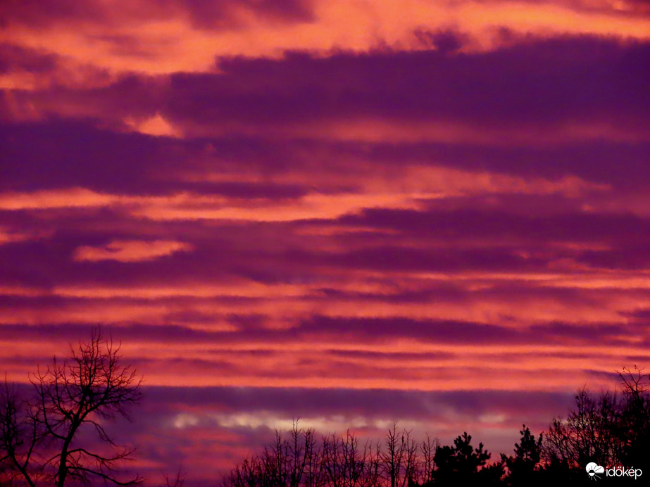 Rövid ideig tartó színes pirkadat