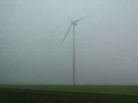Szélkerék a ködben