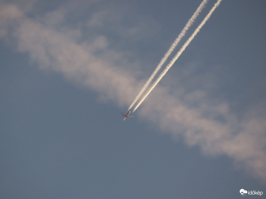 Reggeli forgalom az égbolton