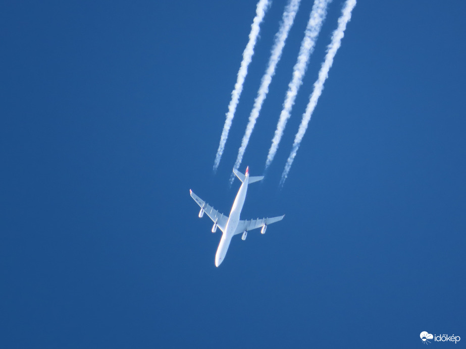 Áthúzott a fejünk felett