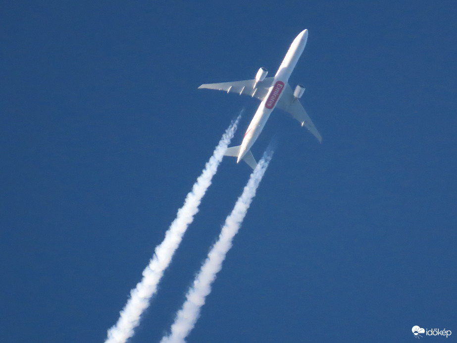 Átsuhant felettünk