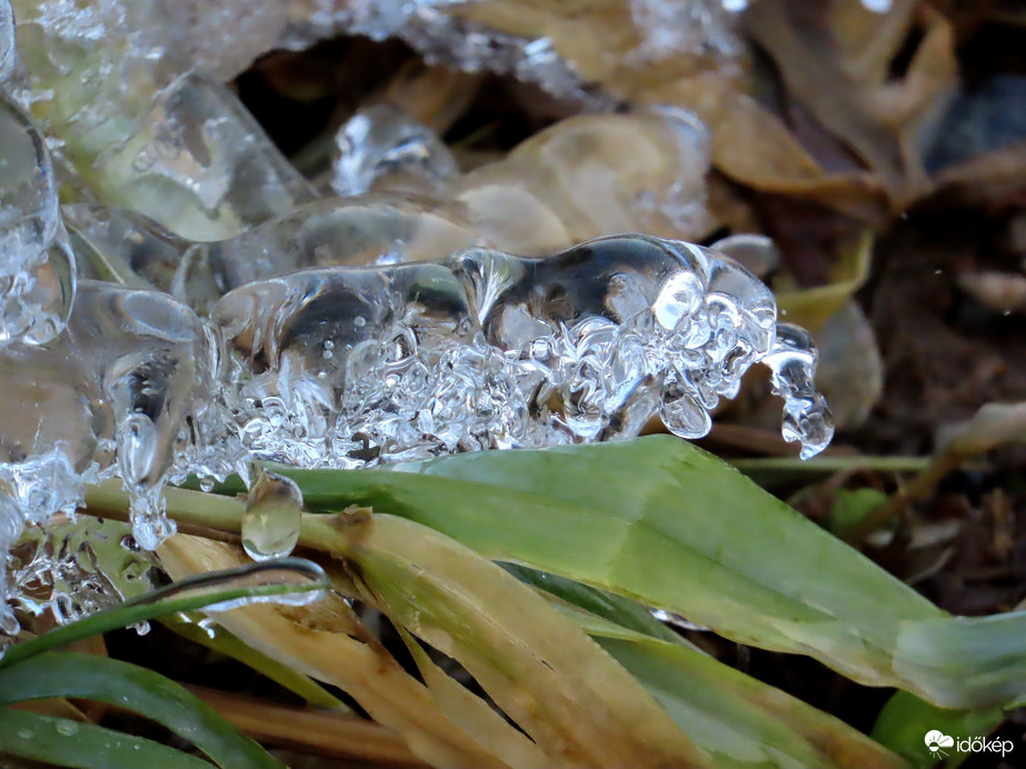 Újabb jégcsodák a csobogónál 3.