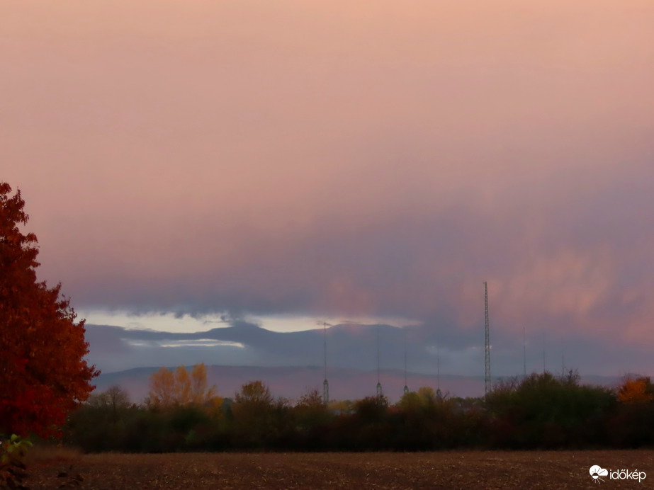 Pirkadat felhői ÉNy-on
