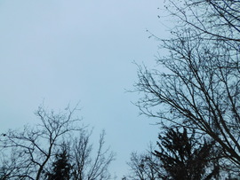 mai közepesenn felhős.. helyett