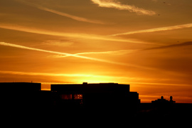 A Bayer épületén is áttör a fény :)