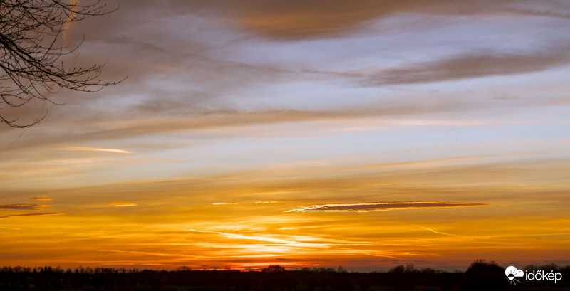 Naplemente délnyugaton