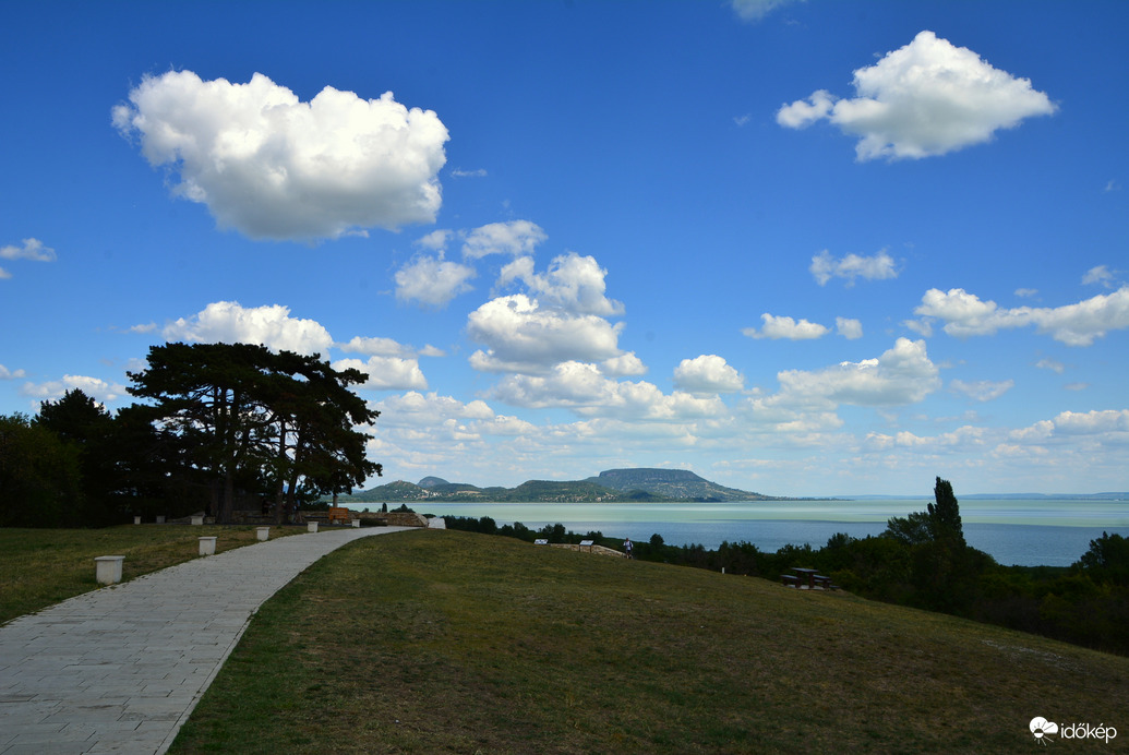 Gomolyfelhős szépkilátás július végén