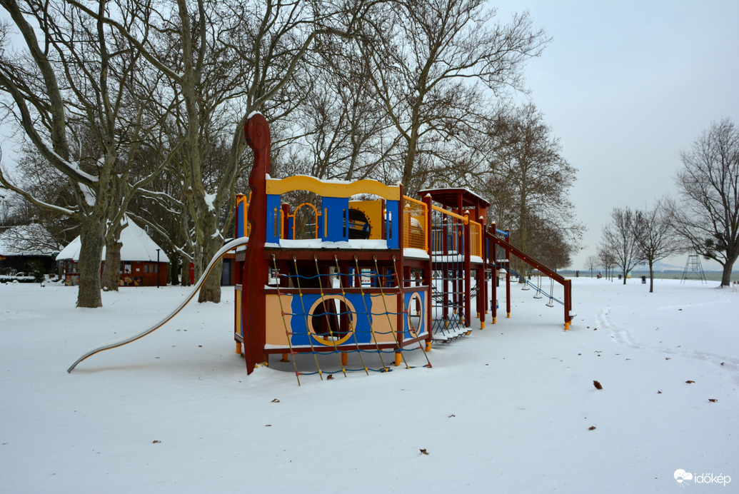 Téli csendélet a györöki strandon