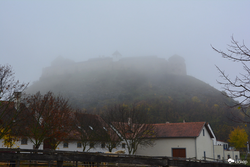 Ködpaplan alatt a Sümegi vár 11.15.