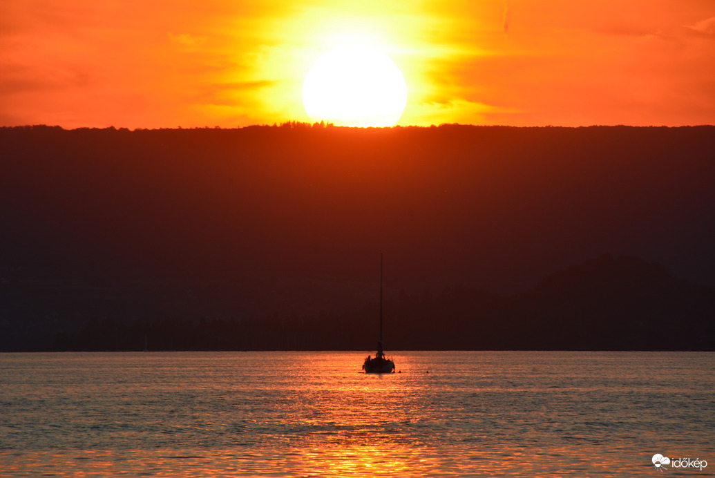 Füstös mégis gyönyörű naplemente Fonyódon 08.07.