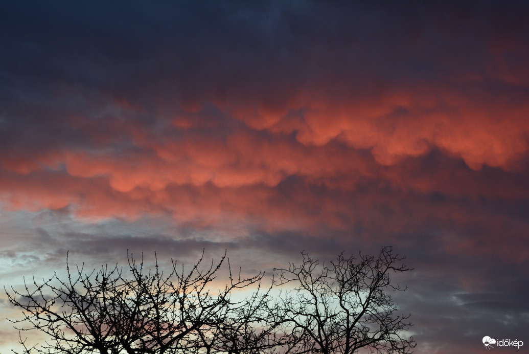 Mammák napkelte színeiben karácsony másnapján