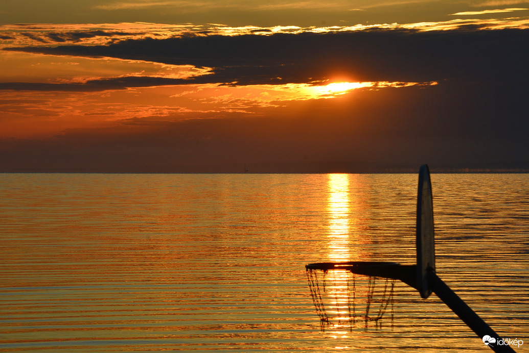 Még nem engedjük el a napfényes reggeleket 09.04.