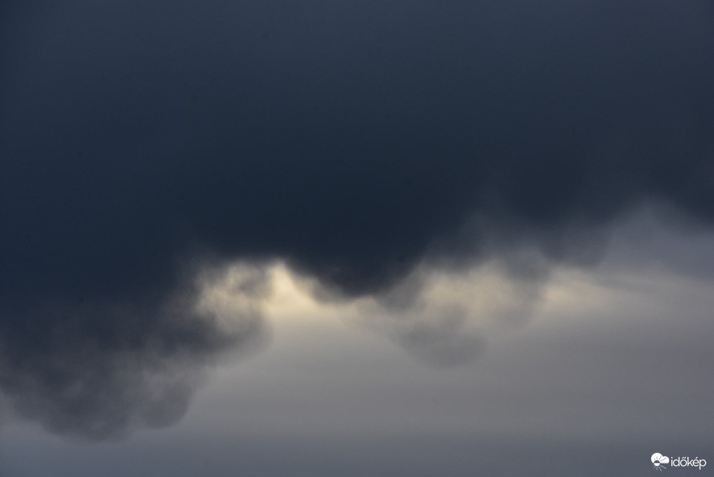 Mammák Szombathely felett 03.25.