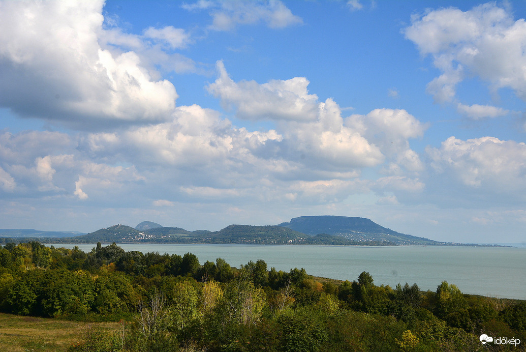 Gomolyfelhős szép kilátás Balatongyörökön 10.02.