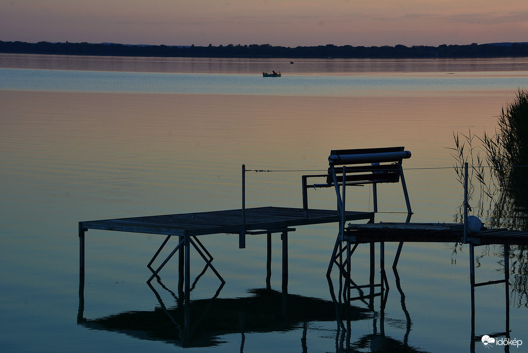 Csodálatos alkonyati színek a Balatonon 05.31.