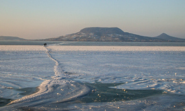 Ketten az úton Badacsony felé