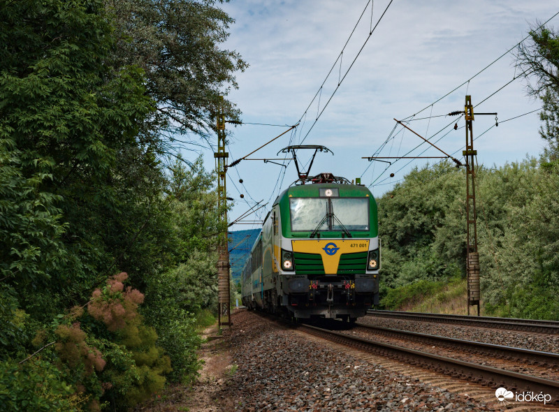 Siemens Vectron GYSEV színeiben Szár mellett