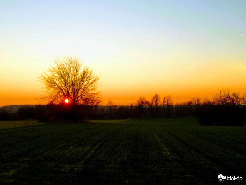 Somogyjádon ma ilyen volt a napnyugta