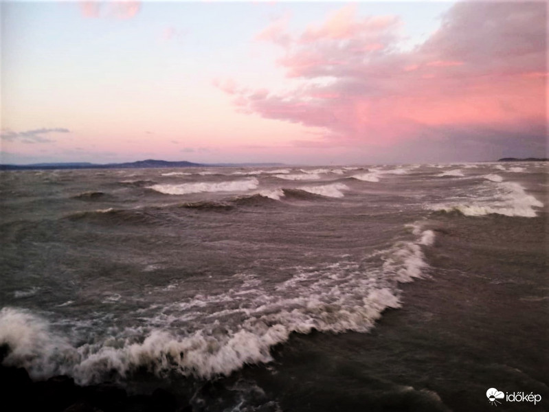 Fonyódon ma viharos napnyugta