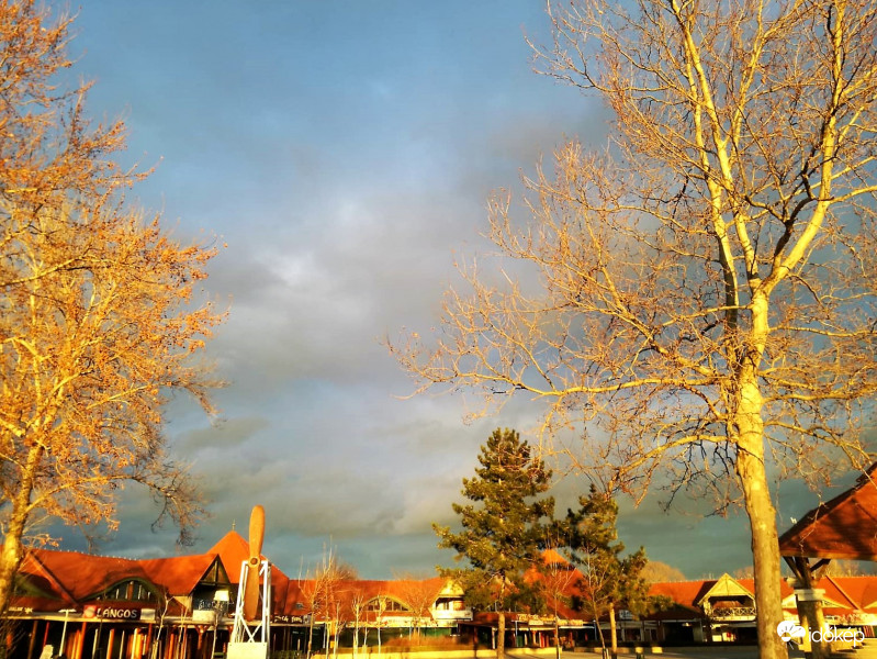 Lemenő nap aranyozta Fonyód