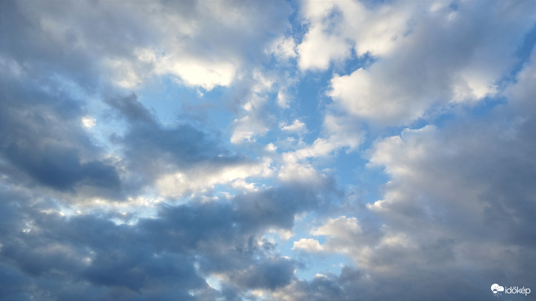 Felhők.