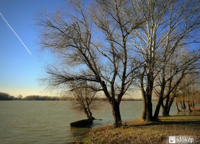 Jelentősen megemelkedett a Duna vízállása. 
