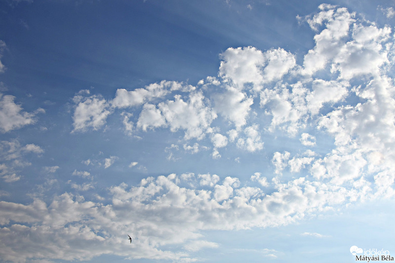 Felhők 1.0