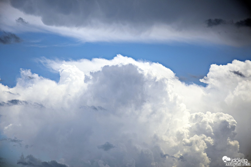Felhők 1.0