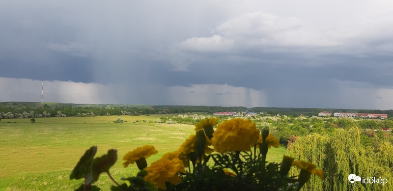 Vihar előtt Szolnok