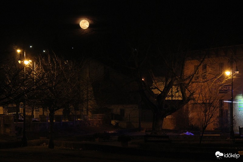 Telihold - Eger